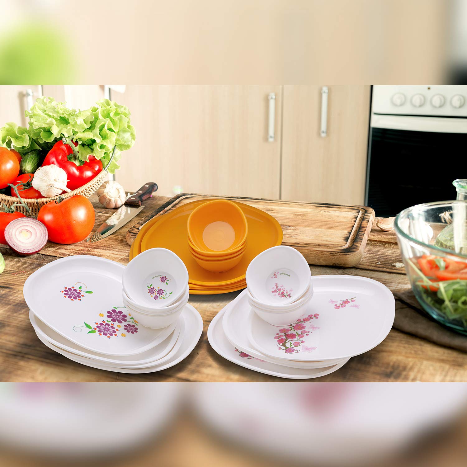 oliveware Flora Microwave Safe Dishwasher Safe BPA-Free Plastic Dinner Set, 4 Plates and 4 Bowls (Yellow)