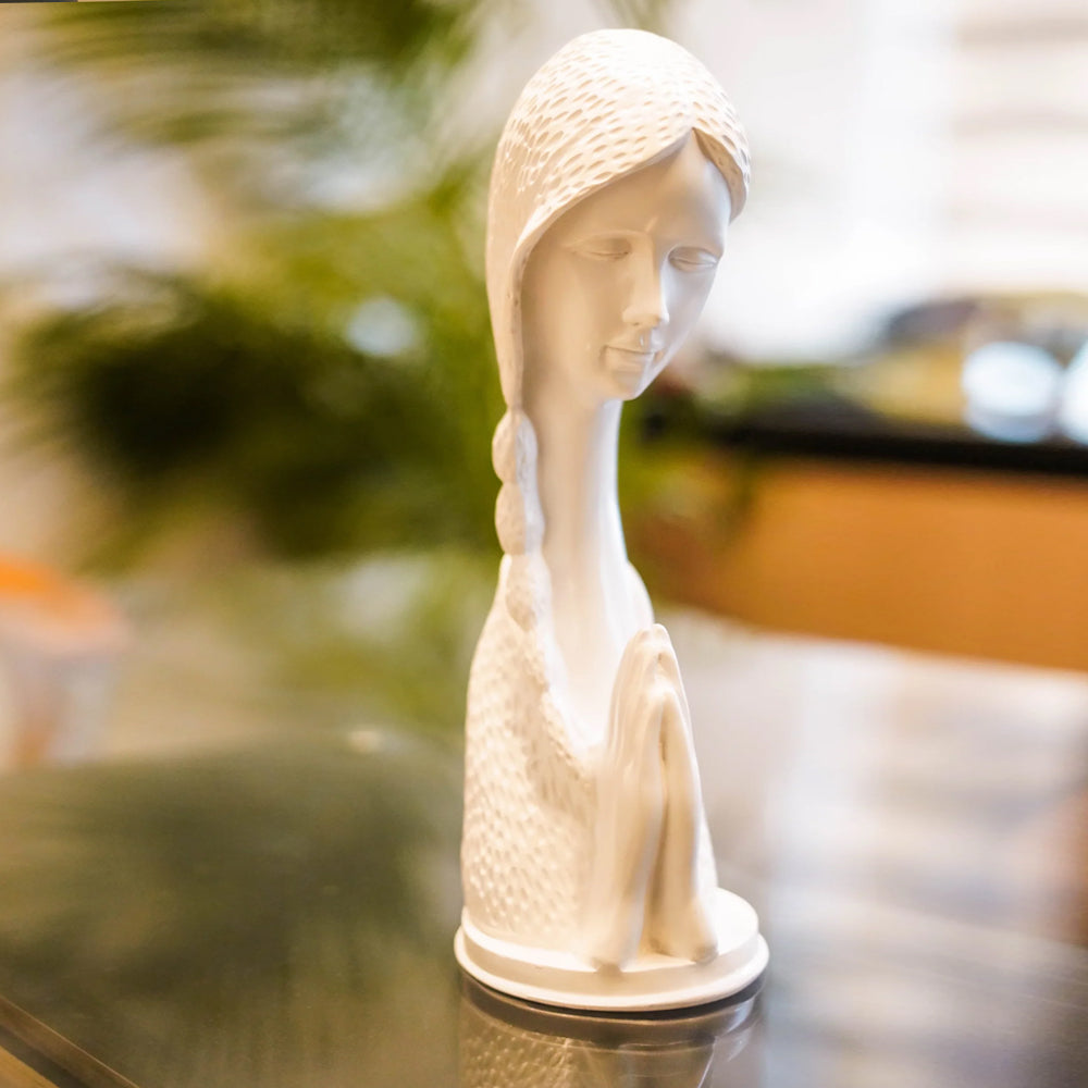 Namaste Lady Statue